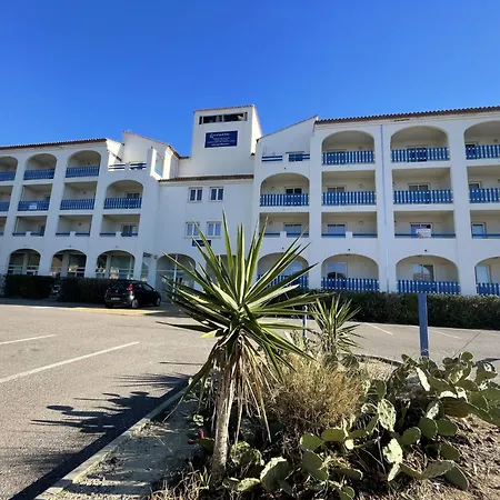 Le Grand Bleu-au Soleil Apartment