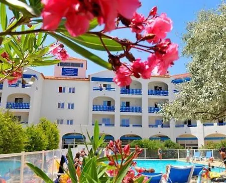 Le Grand Bleu-au Soleil Apartment