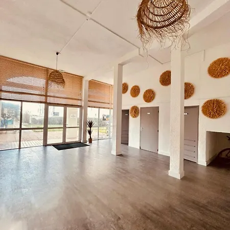 Le Grand Bleu-au Soleil Apartment